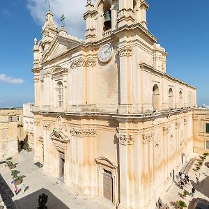 Apartamento Palazzo 16Th Century Mdina, Opposite St Paul'S Cathedral By 360 Estates Exterior photo