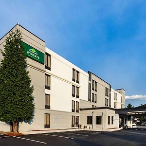 Hotel Wingate By Wyndham Fishkill Exterior photo