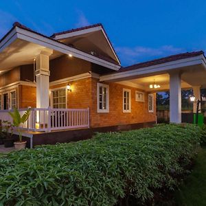 Stayvista'S Wandering Greens - Mountain-View Villa With Pool, Spacious Lawn & Balcony Pālghar Exterior photo