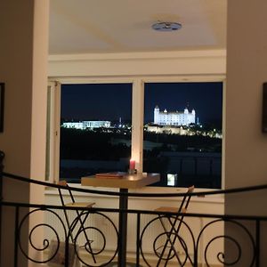 Apartamento Studio With A View Of The Center Of Bratislava Exterior photo