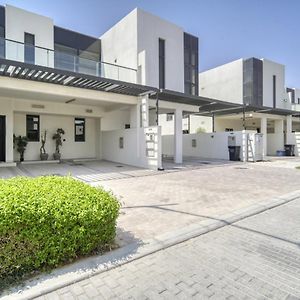 Flawless 3Br Townhouse With Assistant'S Room At Damac Hills 2 By Deluxe Holiday Homes Dubái Exterior photo