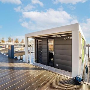Hotel Inviting Houseboat In Volendam With Shared Pool Exterior photo