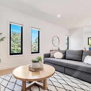 Spacious Modern 3 Bdr Home Minutes From Beach Merewether Exterior photo