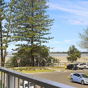 Nelson Point Unit 2 Golden Beach Qld Villa Exterior photo