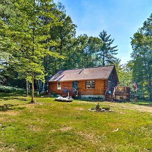 Cozy Manistique Cabin With Deck, Grill And Fire Pit! Villa Exterior photo