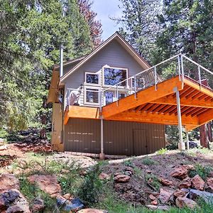 Rustic Retreat With Deck Steps From Lake Almanor! Exterior photo