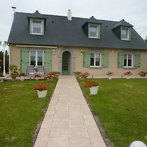 Chambre D'Hote Bed and Breakfast Roz-Landrieux Exterior photo