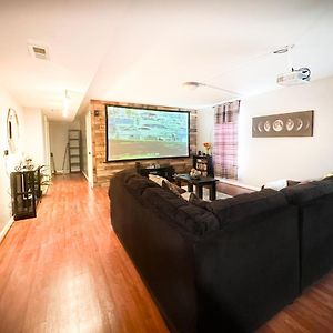 Apartamento Cute 2-Brm Walkout Apt With Pool Table And Theater Lexington Exterior photo