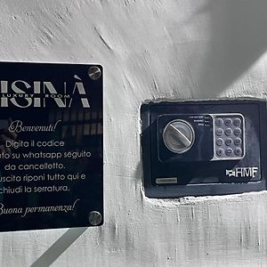 Sisina Luxury Room Jacuzzi & Piscina Portici Exterior photo