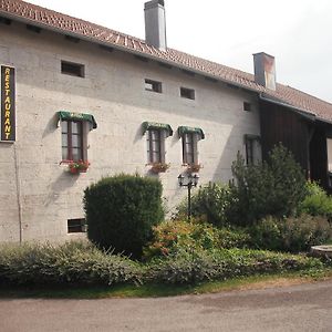 Hotel Auberge De La Motte Les Combes  Exterior photo