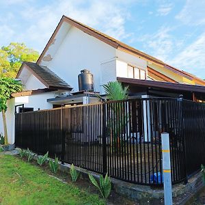 Meninting Garden House Villa Montongbuwoh Exterior photo