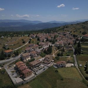 Apartamento Vista Panoramica Altopiano Delle Rocche Terranera Exterior photo