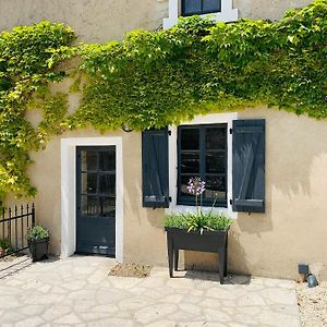 Gite Des Ruches - Peaceful & Homely With Shared Pool Chives Exterior photo