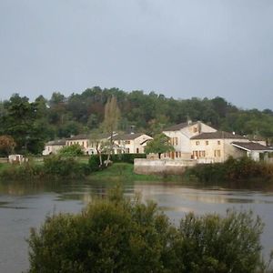 Gironde Style House Bordering The River Sainte-Terre Exterior photo