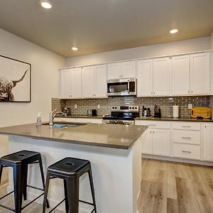 Hygee House Brand New Construction Near Ford Idaho Center And I-84! Plush And Lavish Furniture, Warm Tones To Off-Set The New Stainless Appliances, Play Pingpong In The Garage Or Basketball At The Neighborhood Park Meridian Exterior photo