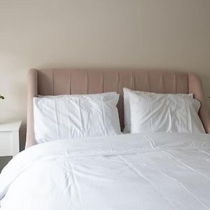 7 Swiftsure - 4 Bedroom Luxury And Spacious Home Milton Keynes Exterior photo