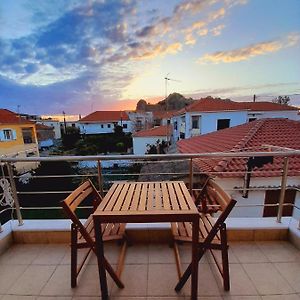 Apartamento Beautiful House With Great Castle View! Myrina Exterior photo