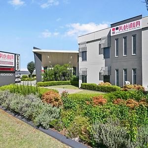 Hotel Platinum International Toowoomba Exterior photo