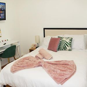 Apartamento Tropical Glam Getaway. Easy Access To Nyc And 5 Min From Newark Airport Exterior photo
