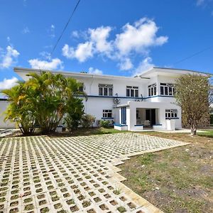 Apartamento 3 Min Walk To Beach - Blue Waters Apt 2 Apts Bridgetown Exterior photo