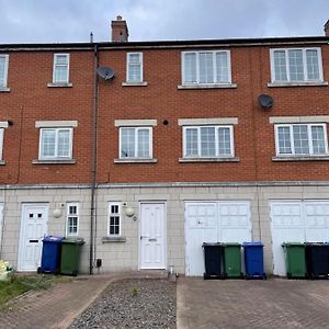 Spacious 8 Bed House In Central Grimsby Exterior photo