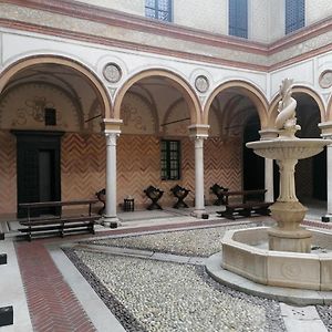 Foresteria Palazzo Guazzoni Zaccaria Cremona Exterior photo