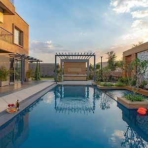 Noah'S Ark By Stayvista - Hillside Villa With Private Pool & Modern Comforts Dhānd Exterior photo