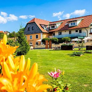 Hotel Gasthof Knappenwirt Mariahof Exterior photo