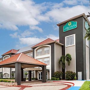 La Quinta Inn & Suites By Wyndham Pharr Rgv Medical Center Exterior photo