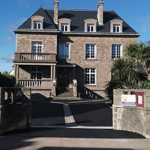 Hotel La Granitiere Saint-Vaast-la-Hougue Exterior photo