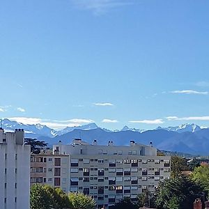 Apartamento Bienvenue Au Caton Tarbes Exterior photo