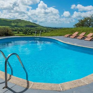 Farmhouse & Exclusive Outdoor Heated Pool Villa Bryn-crug Exterior photo