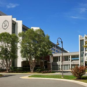 Hotel Sheraton Reston Exterior photo