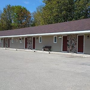 Peninsula Motel Wiarton Exterior photo