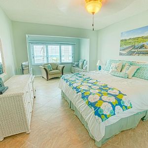 Apartamento Gorgeous Ocean Views! Welcome To Bella Breeze! Beachfront 2Br 2Ba Sion Farm Exterior photo