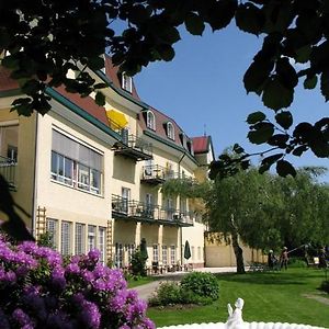 Hotel Kurhaus Dr. Petershofer Wolfsegg am Hausruck Exterior photo