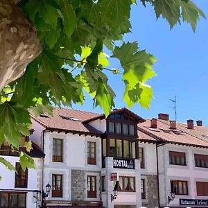 Hotel Hostal La Serna Potes Exterior photo