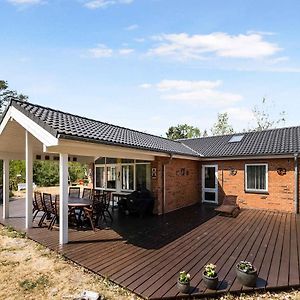 Cozy Newer Large Holiday Home In Snogebk Neksø Exterior photo