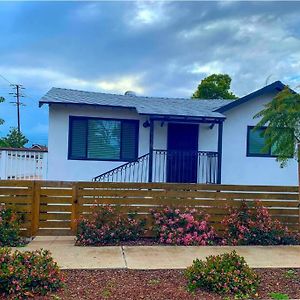 Stunning Urban Farmhouse Minutes From Downtown Villa San Diego Exterior photo