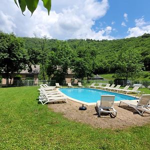 Village De 19 Gites Avec Piscine Et Restaurant, Grand Vabre Nature Conques Exterior photo