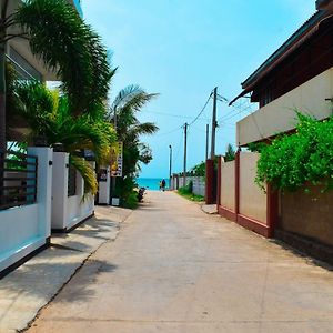 White Moon Beach Resort Trincomalee Exterior photo