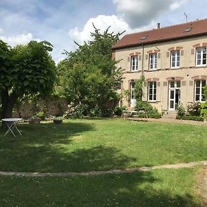 Agreable Maison Avec Jardin Nogent-sur-Seine Exterior photo