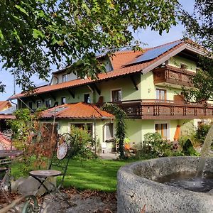 Pension Holzapfel Sankt Georgen im Attergau Exterior photo