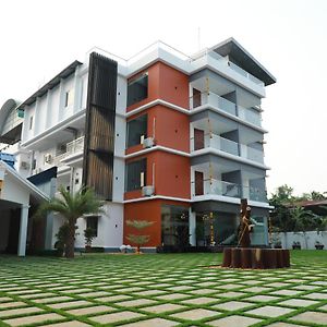 Hotel Achoos Residency Tiruvalla Exterior photo