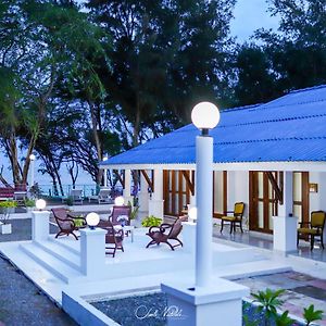 Ceylonta Beach Resort Hambantota Exterior photo