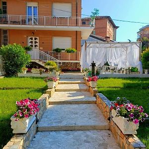 Domus Cesena Bed and Breakfast Exterior photo