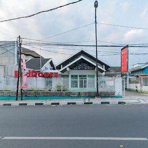 Hotel Reddoorz @ Jalan R.E. Martadinata Sukabumi Exterior photo
