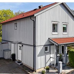 Modern And Luxurious House -13 Min By Train From Gothenburg Villa Surte Exterior photo