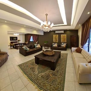 Luxury Holiday Villas In Bahrain For Families Barbar Exterior photo