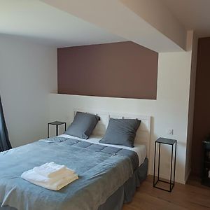 A L'Ombre Des Bois, Chambre Quadruple Confort Neung-sur-Beuvron Exterior photo